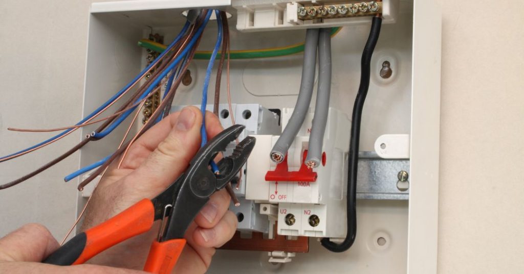 Circuitos e fiações elétricas em Americana